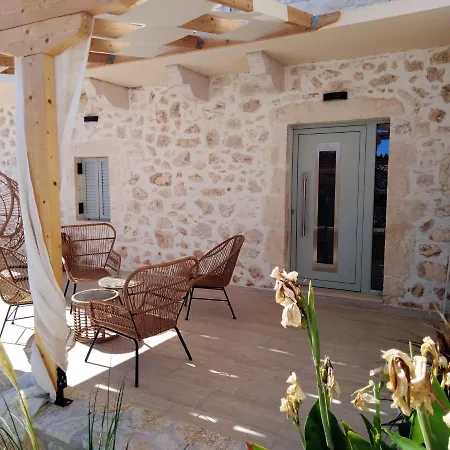 Mangata Suites Homes With Private Pools Spartokhorion Exterior photo